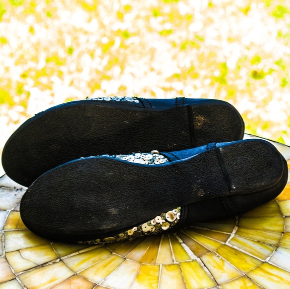 Black w/ sequins lace-up flats - Picture 5 of 6